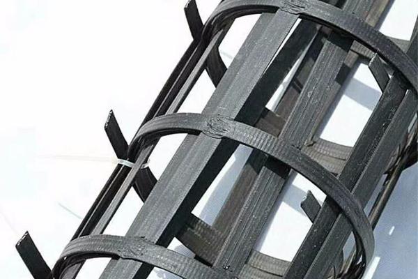 冬季土工格柵鋪設(shè)需要注意的事項(xiàng)有哪些?  第3張