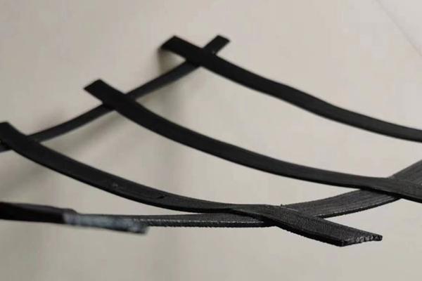 高韌性聚酯紗線集束土工格柵與塑料格柵的區別有哪些  第1張